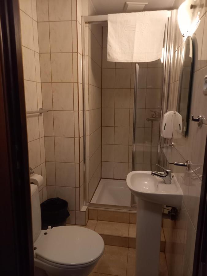 Dworek Staropolski Poznań Exterior foto
