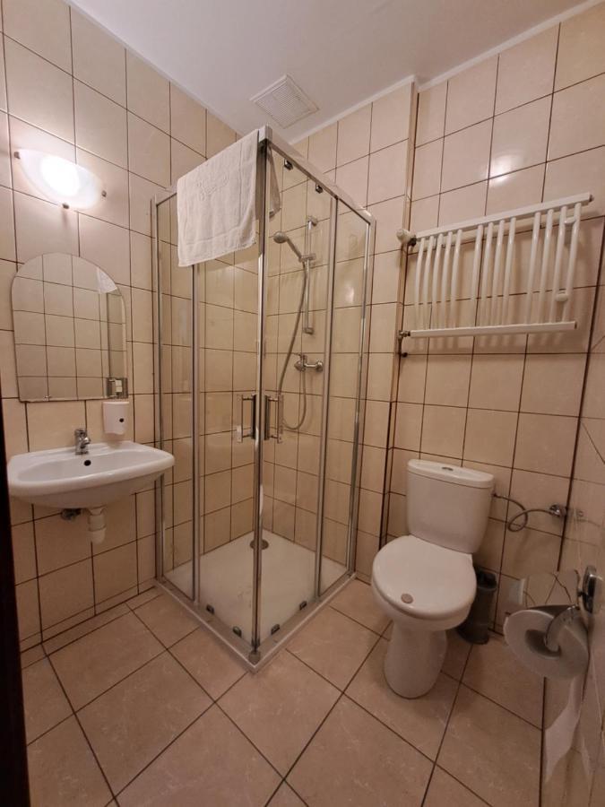 Dworek Staropolski Poznań Exterior foto