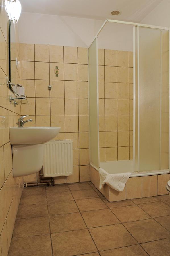 Dworek Staropolski Poznań Exterior foto